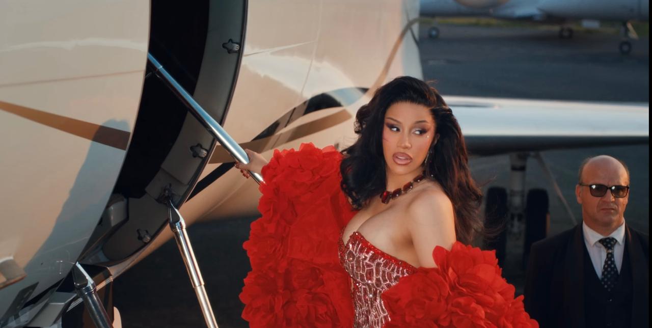 Cardi B em "Imaginary Players" clipe repleto de locações de luxo