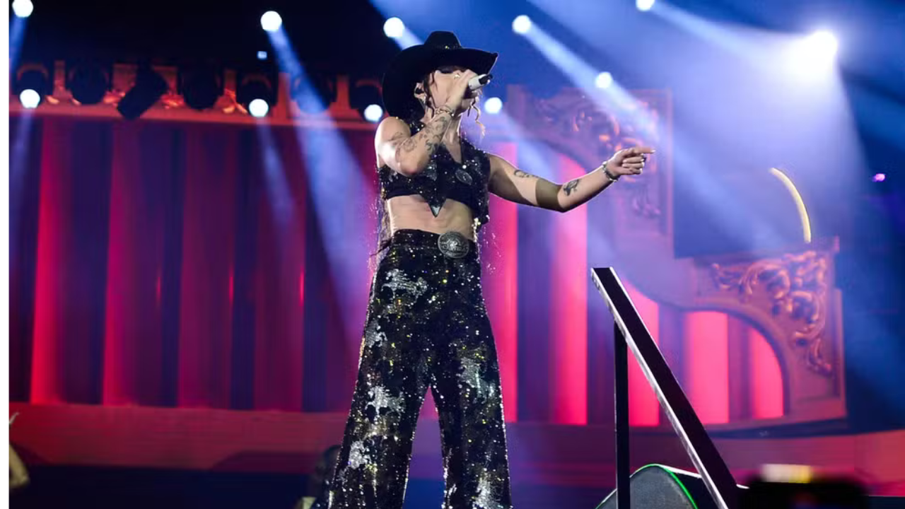 Terceira noite da Festa de Barretos tem Ana Castela e retorno de Zé Neto