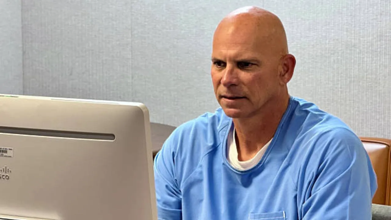 Áudio vazado quase atrapalha audiência dos irmãos Menendez na última sexta-feira