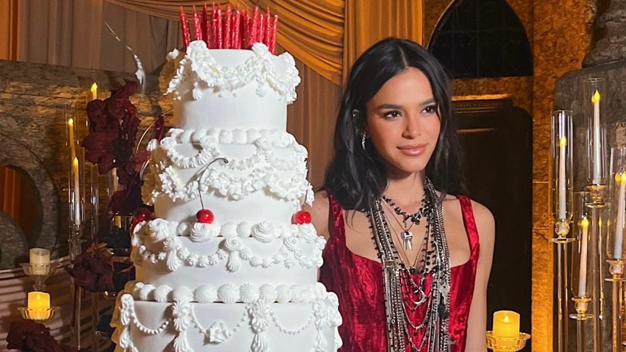 Bruna Marquezine e Danilo Mesquita surgem juntos em festa e alimentam rumores de romance