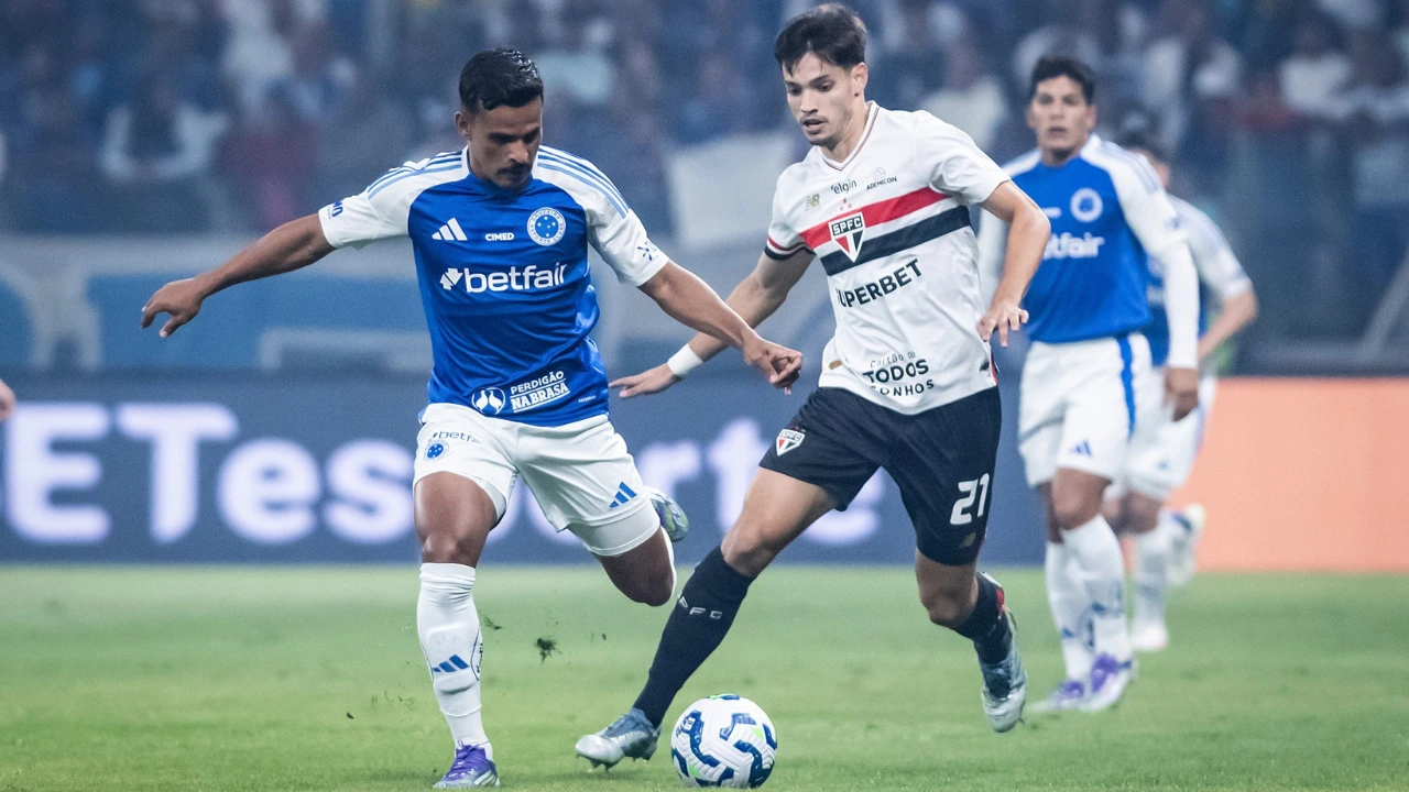 Cruzeiro vence São Paulo com gol de falta de Matheus Pereira no Mineirão