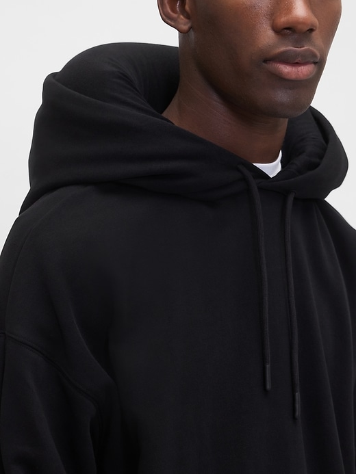 GAP lança moletom que une estilo e conforto para viagens