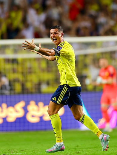 CR7 histórico: português ultrapassa Romário e alcança feito inédito