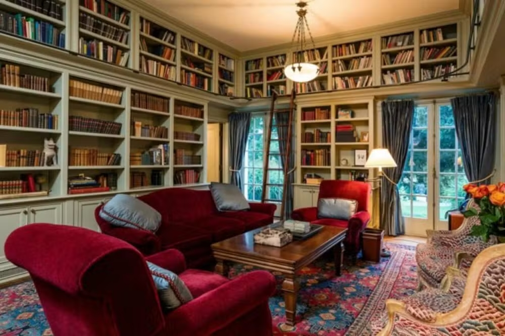 Angelina Jolie coloca mansão de R$ 133 milhões à venda e planeja deixar Los Angeles