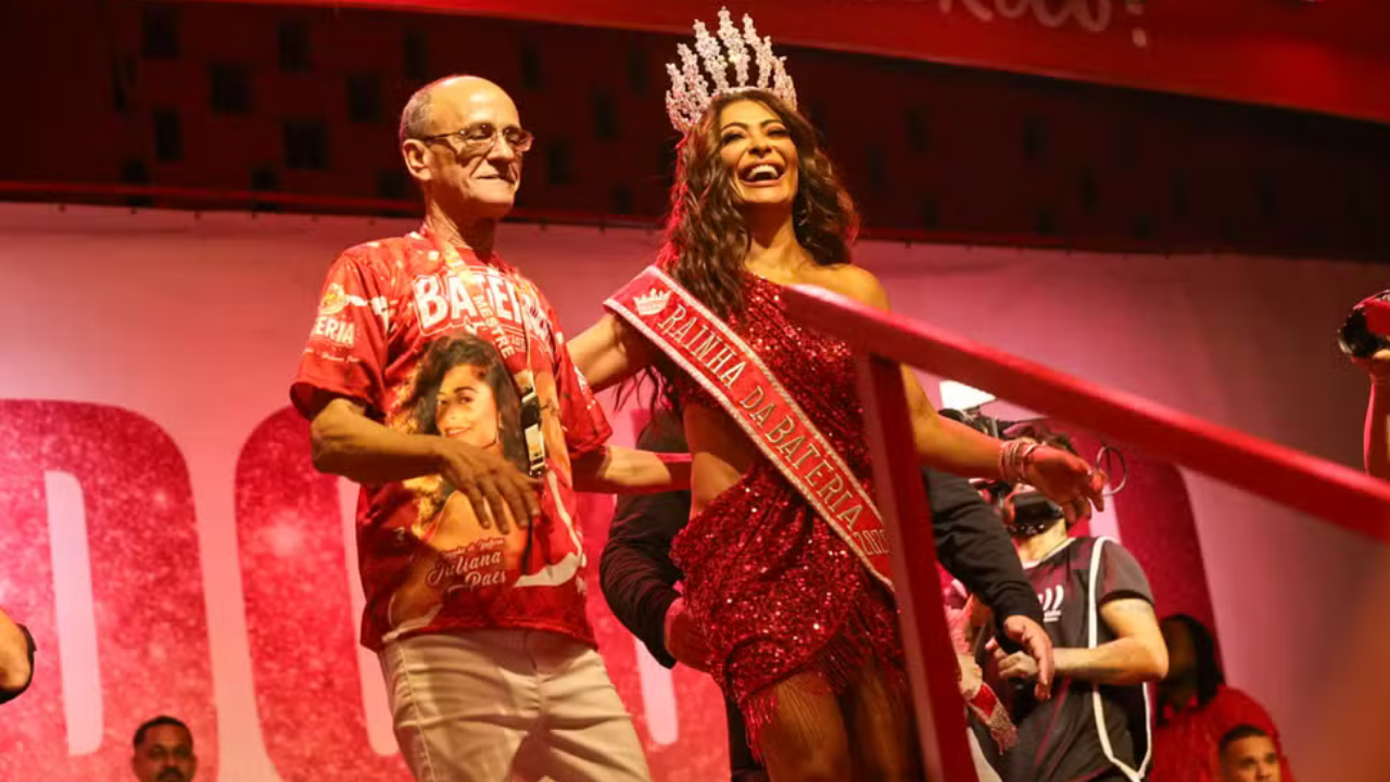 Juliana Paes é coroada a nova Rainha da Viradouro