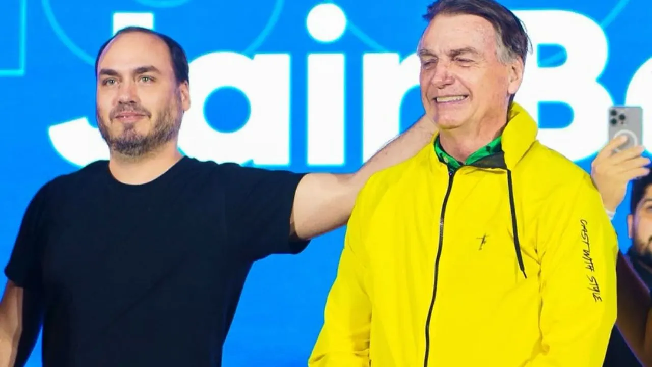 Carlos Bolsonaro aponta delação de Cid como causa da condenação