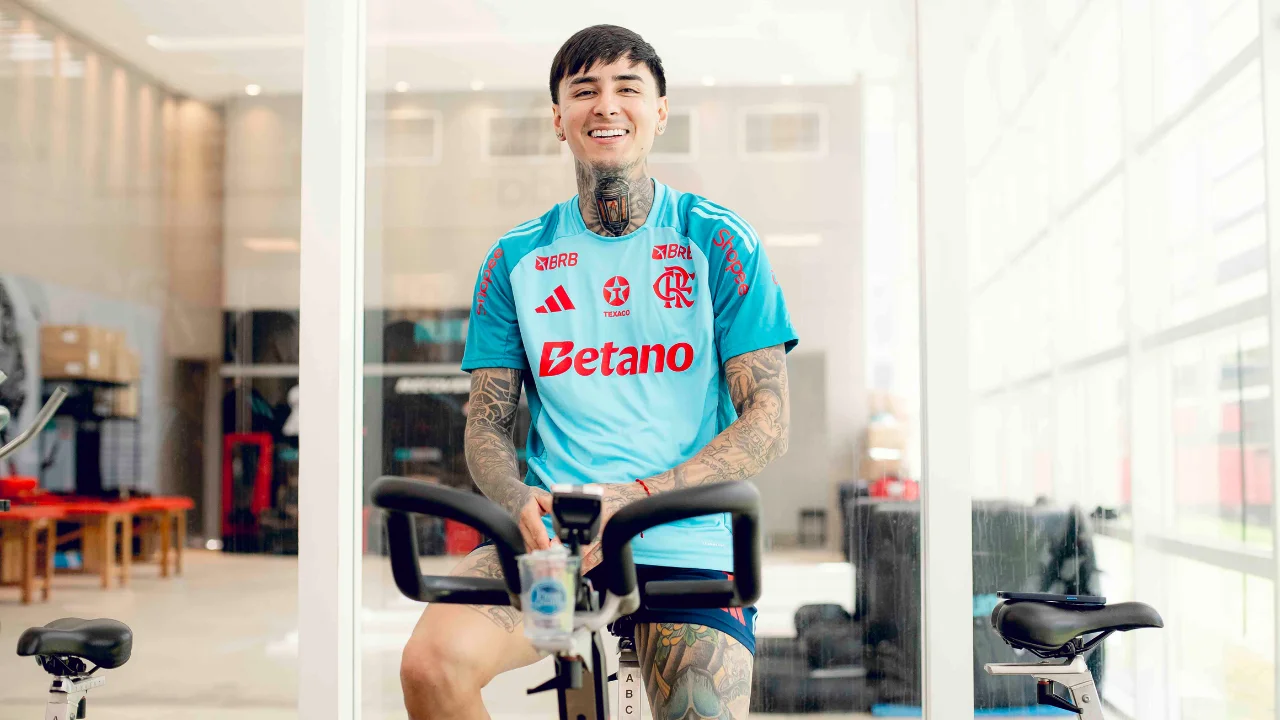 Médico do Flamengo fala sobre recuperação de Erick Pulgar e seu futuro no time