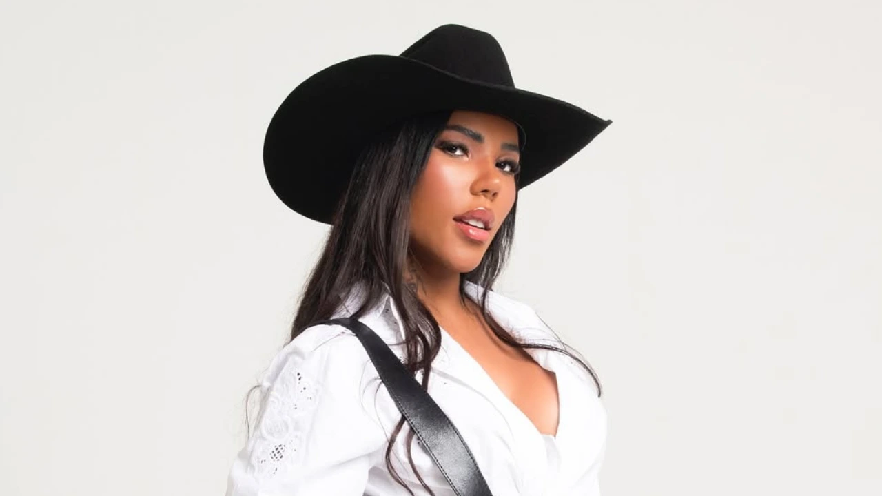 Foto destaque: Carol Lekker continua na sede de A Fazenda 17 (Reprodução/Instagram/@carollekker)