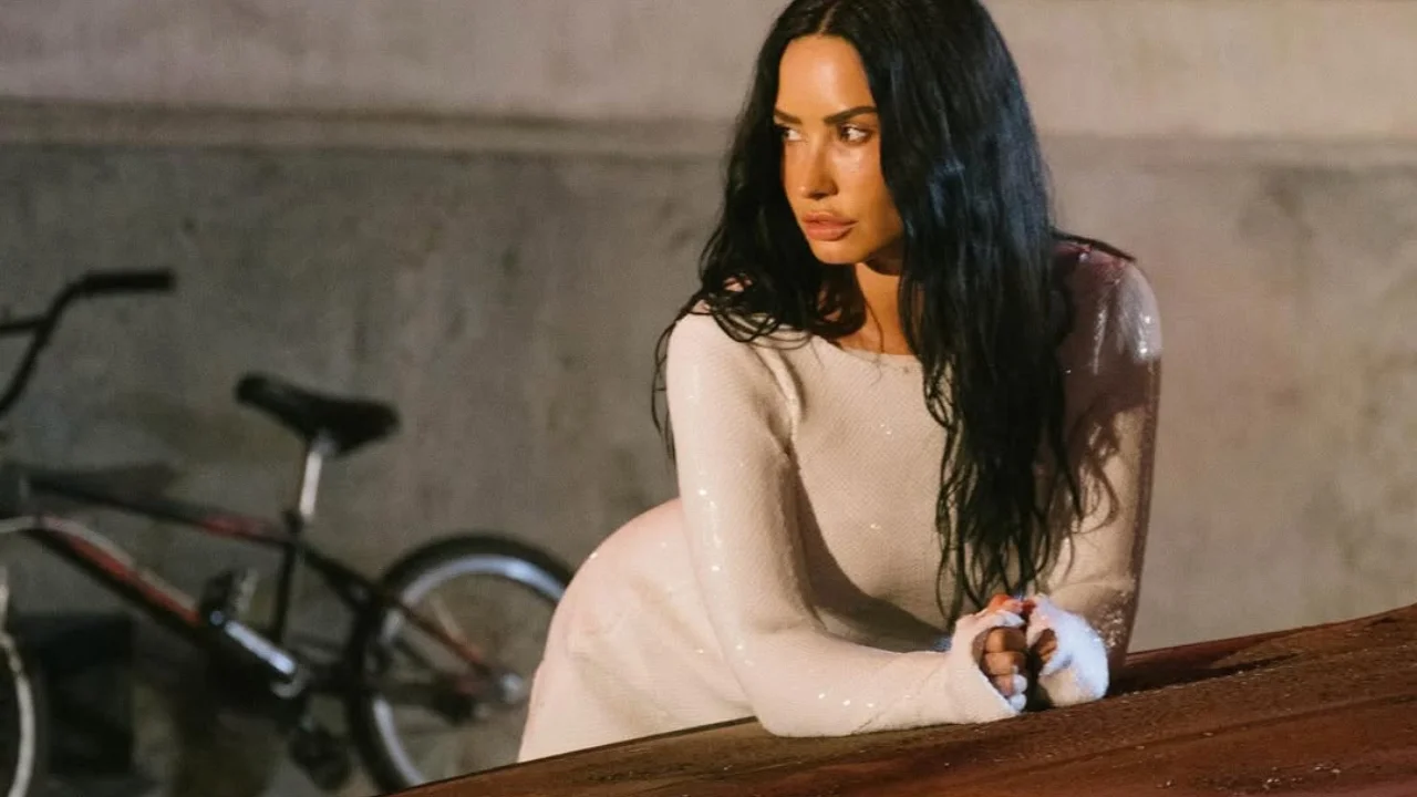 Demi Lovato compartilha mais uma prévia do segundo single de seu novo álbum