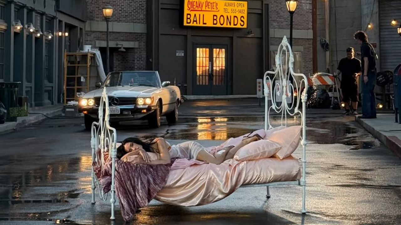 Demi Lovato lança capa alternativa em vinil exclusivo de “It’s Not That Deep”