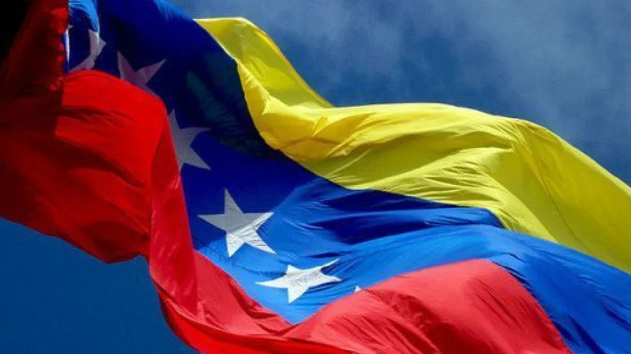 Foto destaque: discordância entre dois países se aprofundou em agosto, após Trump dobrar a recompensa financeira por informações que contribuam para a prisão de Maduro (Reprodução/Pinterest/@dayleatencio)