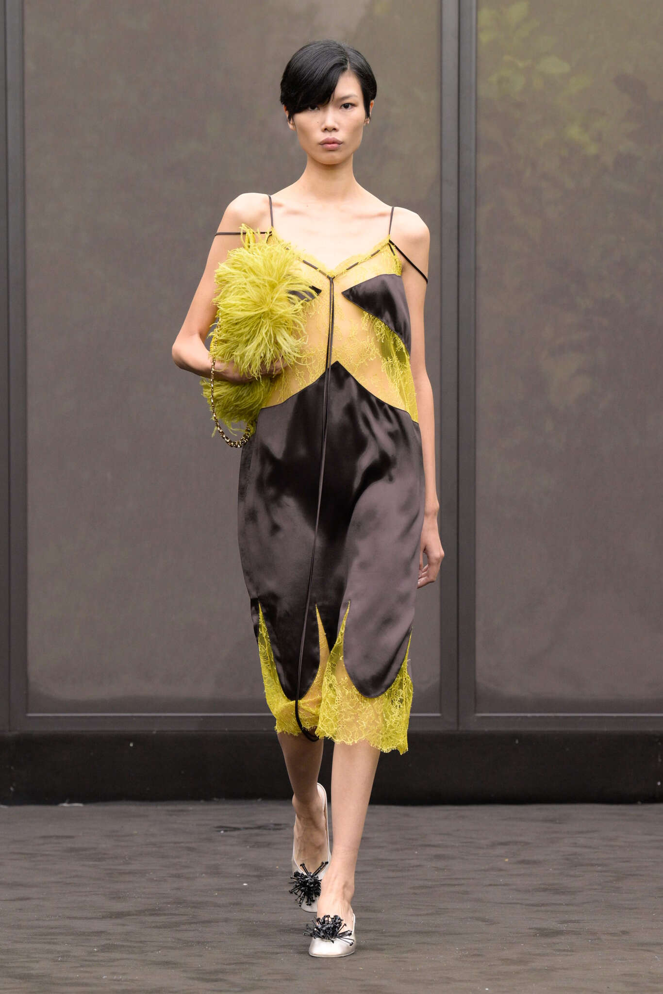 Ferragamo resgata os anos 20 em desfile na Semana de Moda de Milão