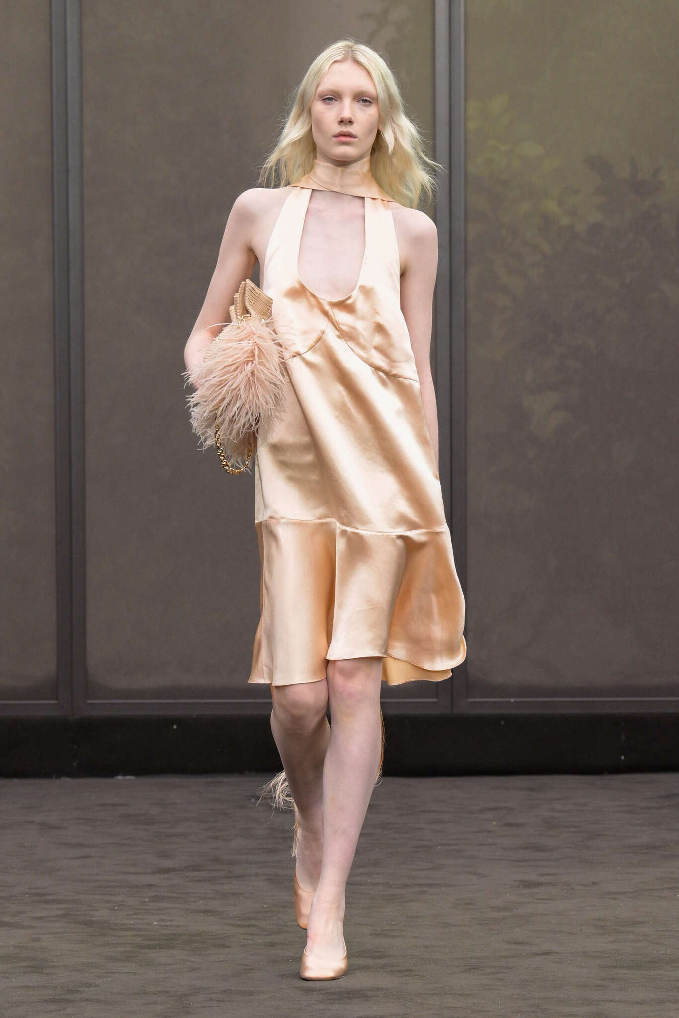 Ferragamo resgata os anos 20 em desfile na Semana de Moda de Milão