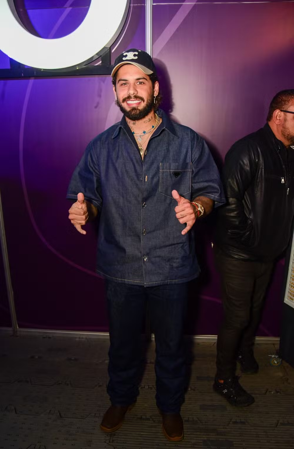 Zé Felipe viaja e marca presença em show de Ana Castela Zé Felipe viaja e marca presença em show de Ana Castela