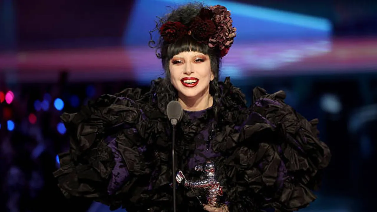 Lady Gaga e Ariana Grande brilham no VMA 2025 em noite histórica da música