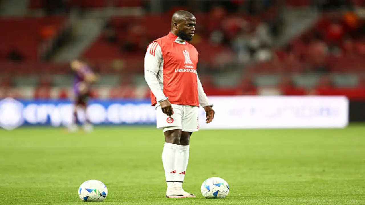 Valencia passa por mau momento no Internacional e anula feito importante