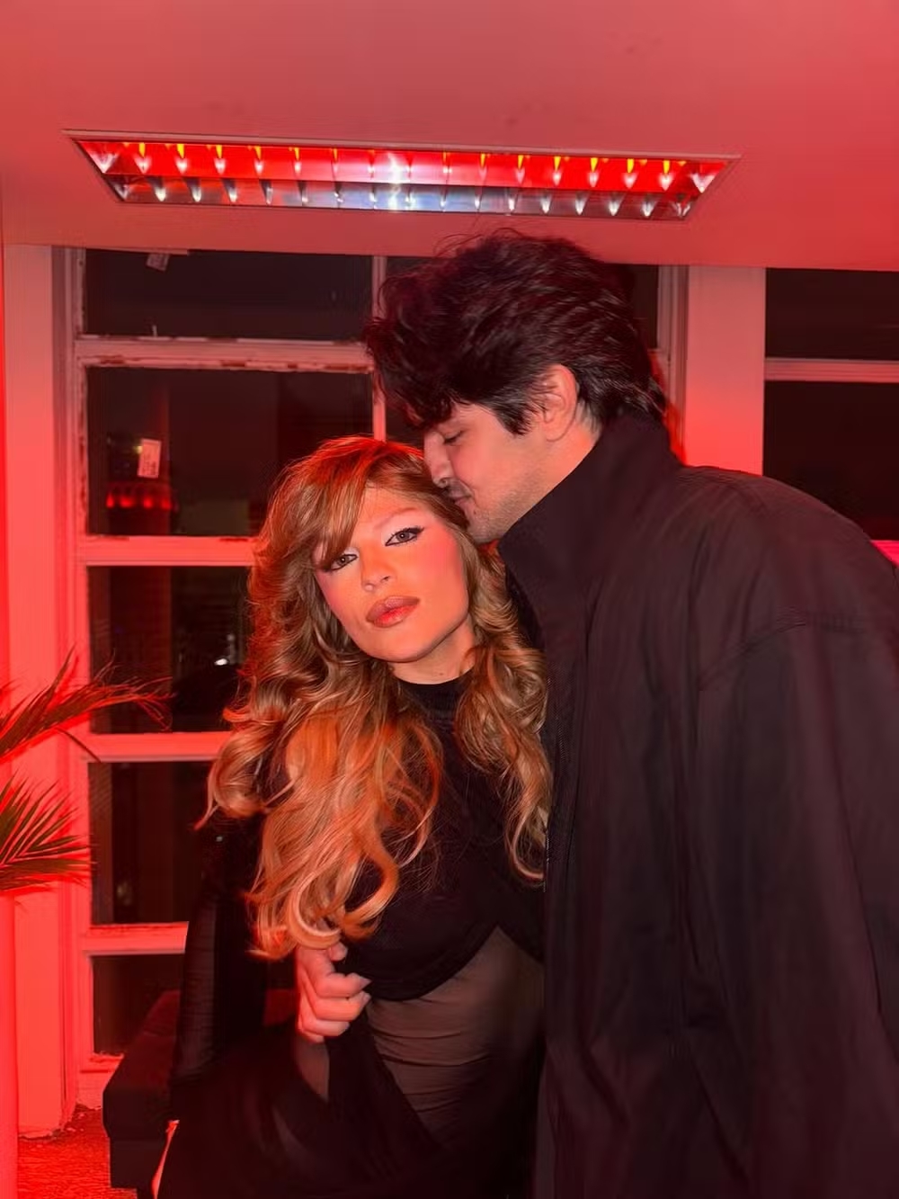 Luísa Sonza posta álbum de fotos do after do The Town ao lado de celebridades Luísa Sonza posta álbum de fotos do after do The Town ao lado de celebridades