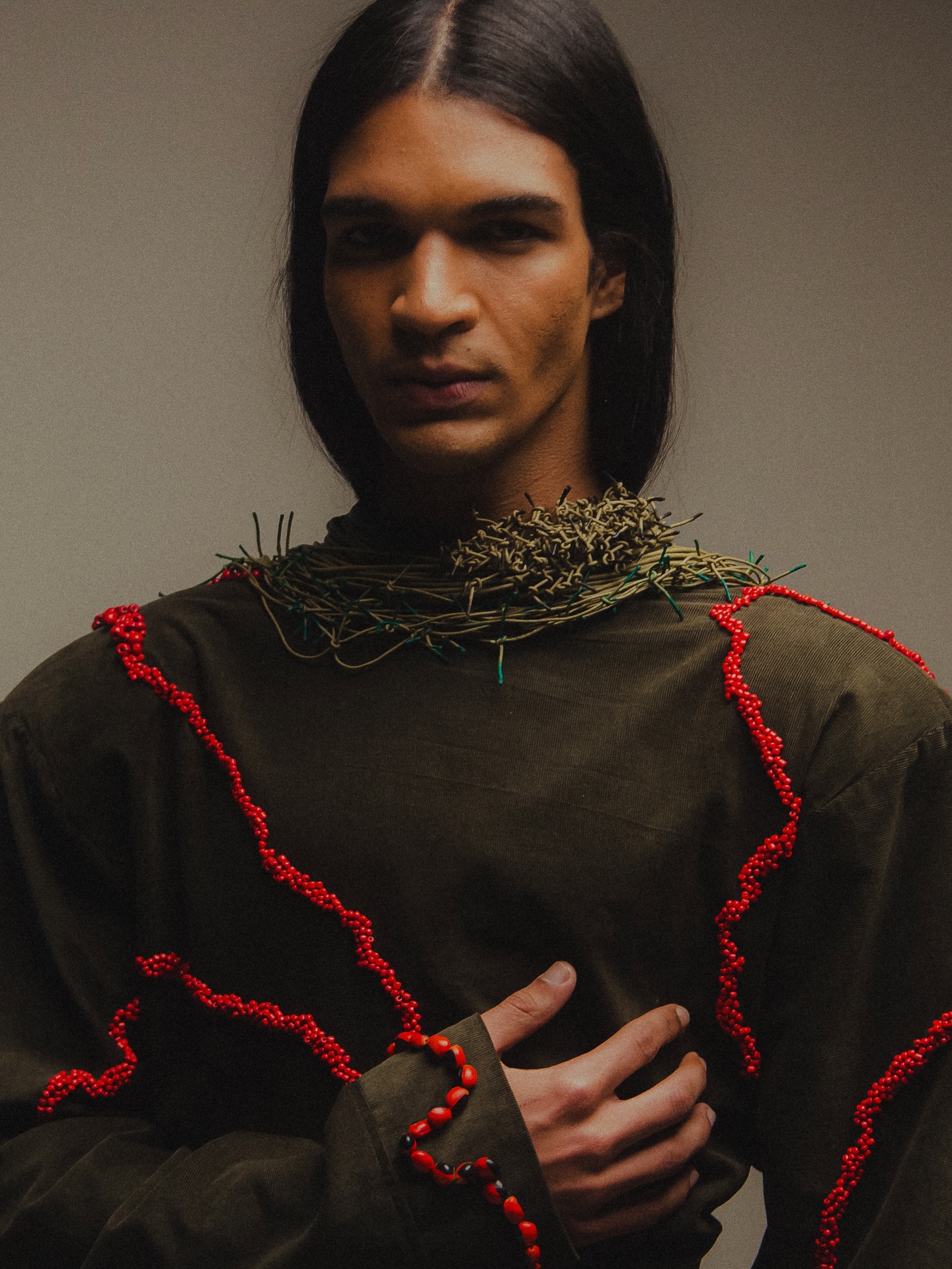 Day Molina estreia em Paris com coleção que homenageia Chico Mendes e exalta a floresta