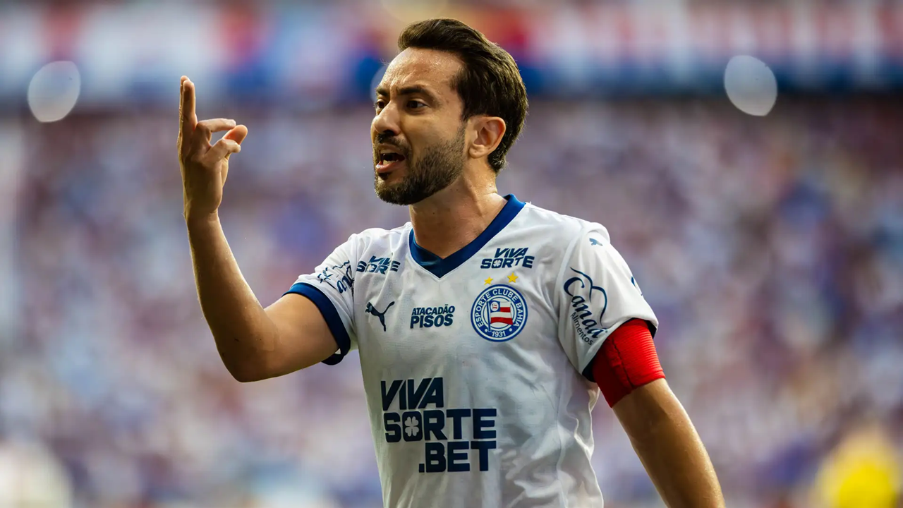 Everton Ribeiro retoma treino no Bahia antes de duelo decisivo