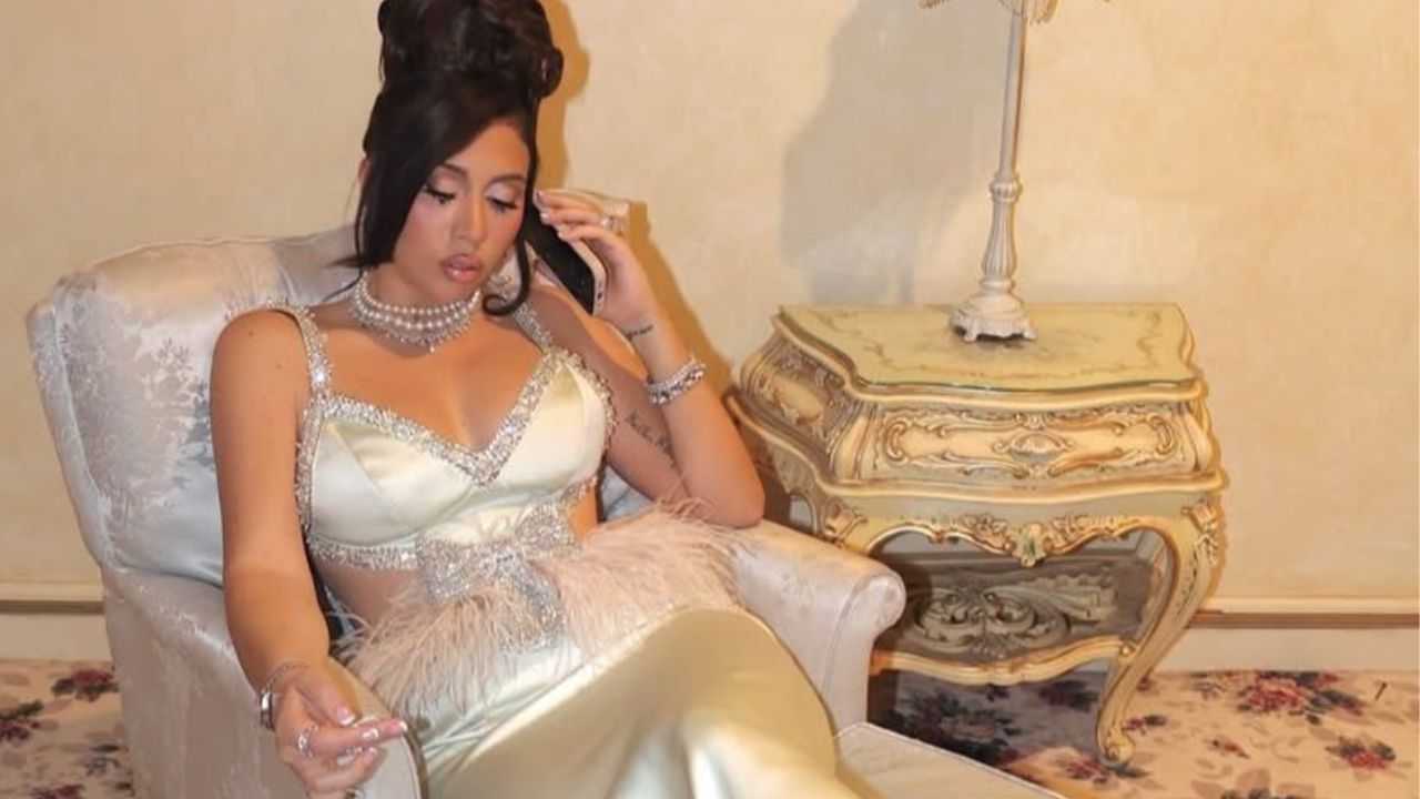 Kali Uchis anuncia show no Brasil