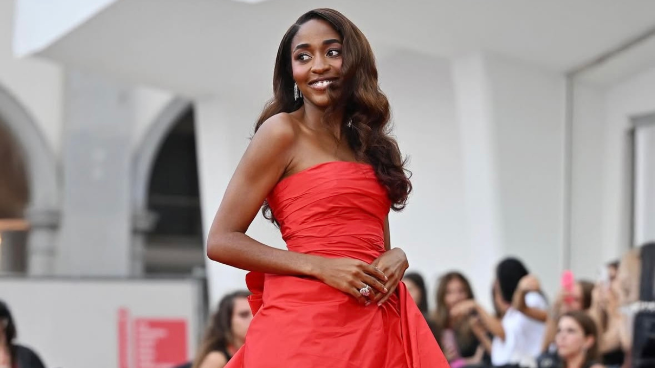 Ayo Edebiri é anunciada como nova embaixadora da Chanel, a primeira da era Matthieu Blazy