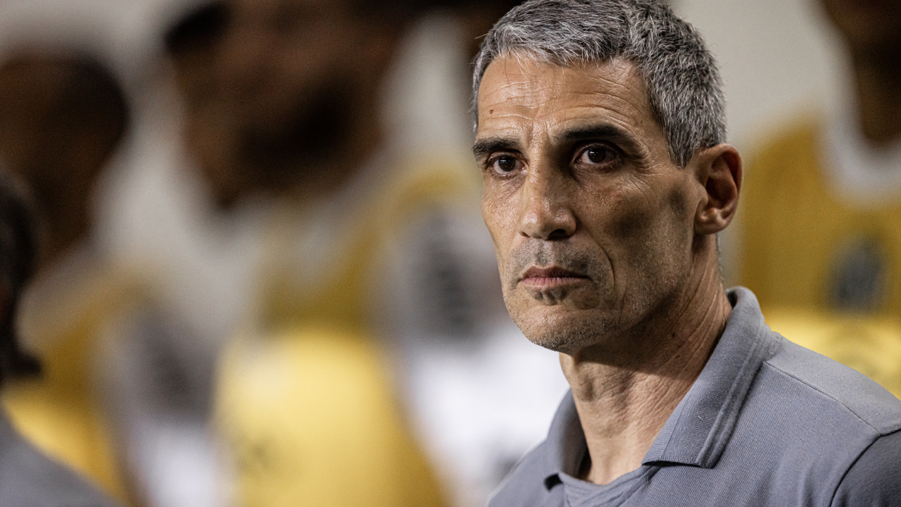 Vojvoda elogia atuação do Santos em clássico contra o Corinthians