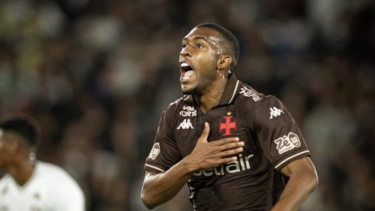 Atacante do vasco Rayan comemorando seu gol | Reprodução/Instagram/@vascodagama