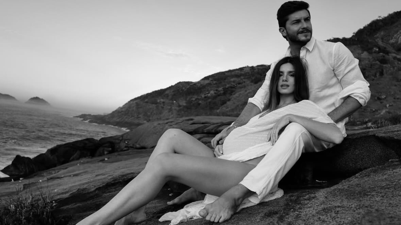 Camila Queiroz e Kleber Toledo em ensaio fotográfico