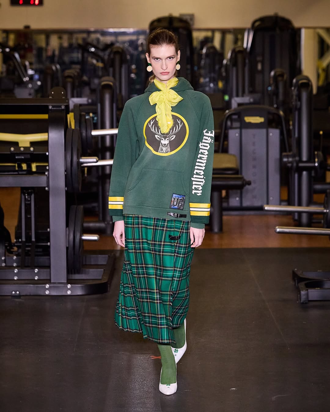 Marcelo Sommer retorna ao SPFW com desfile em academia e foco no upcycling