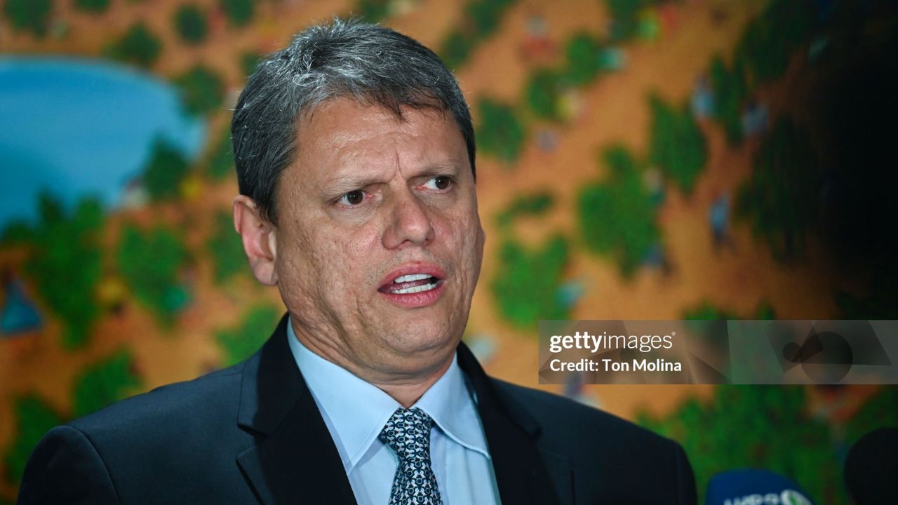 Tarcísio faz declarações sobre a crise do Metanol