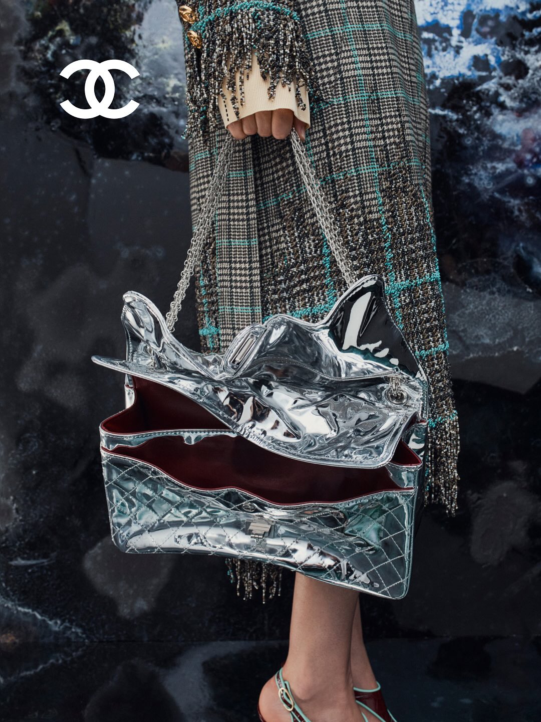 Destaques marcam o desfile de estreia de Matthieu Blazy na Chanel