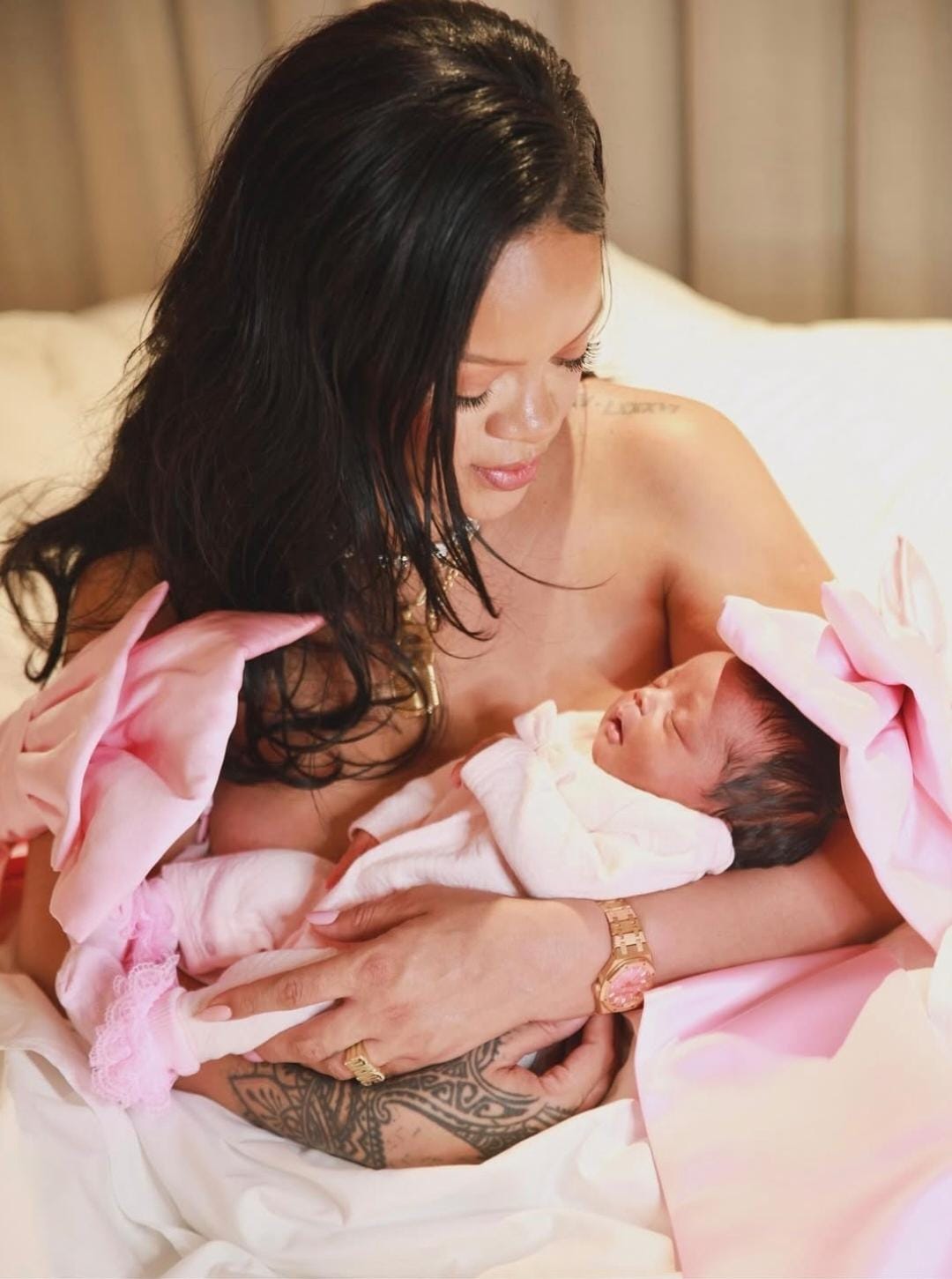 Rihanna chega a 100 milhões de ouvintes mensais no Spotify