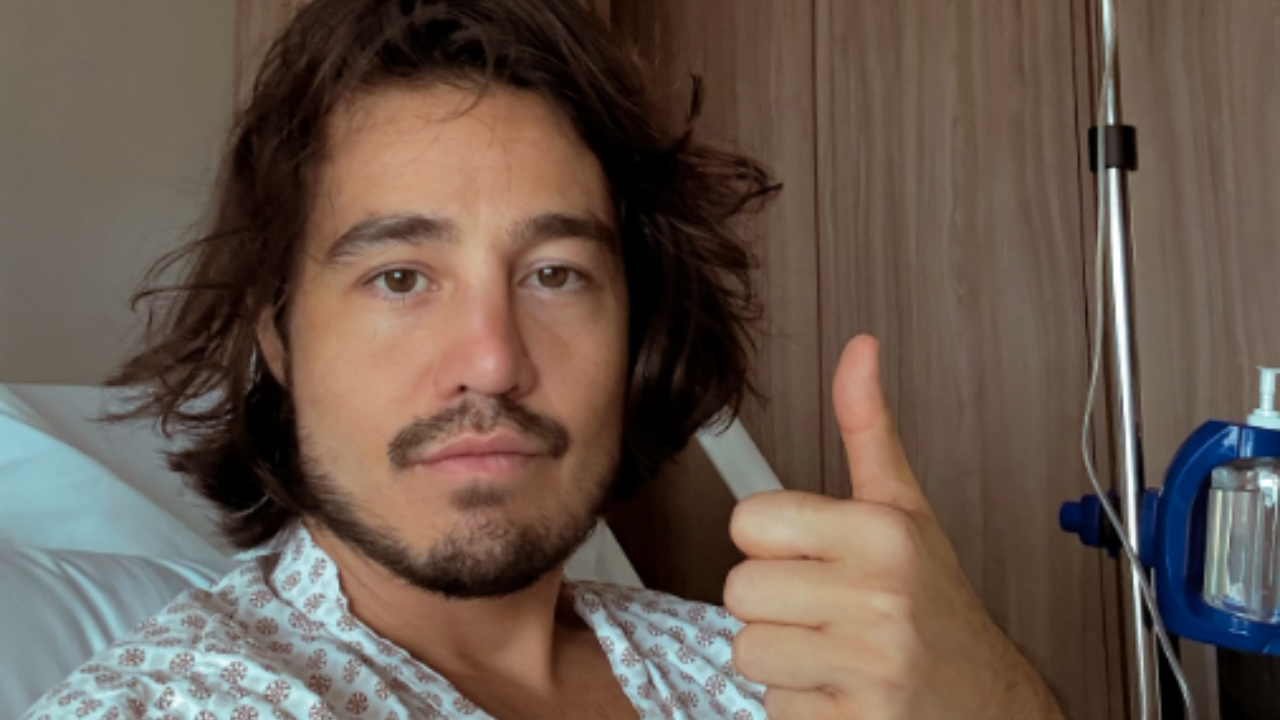 Tiago Iorc publica foto após internação de emergência