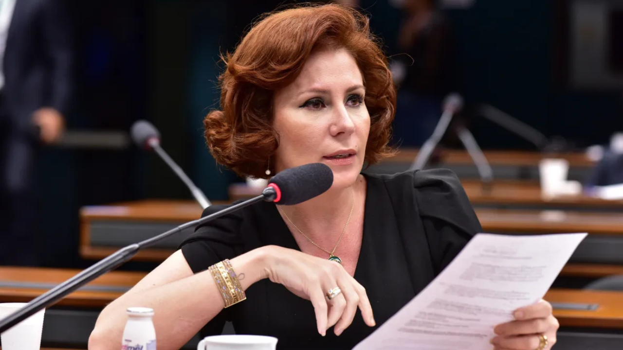 Licença de Carla Zambelli acaba, e faltas serão registradas