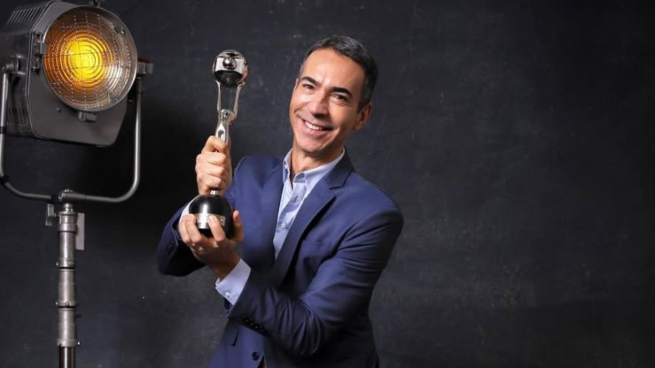 César Tralli se emociona ao relembrar cartas da mãe falecida há três anos