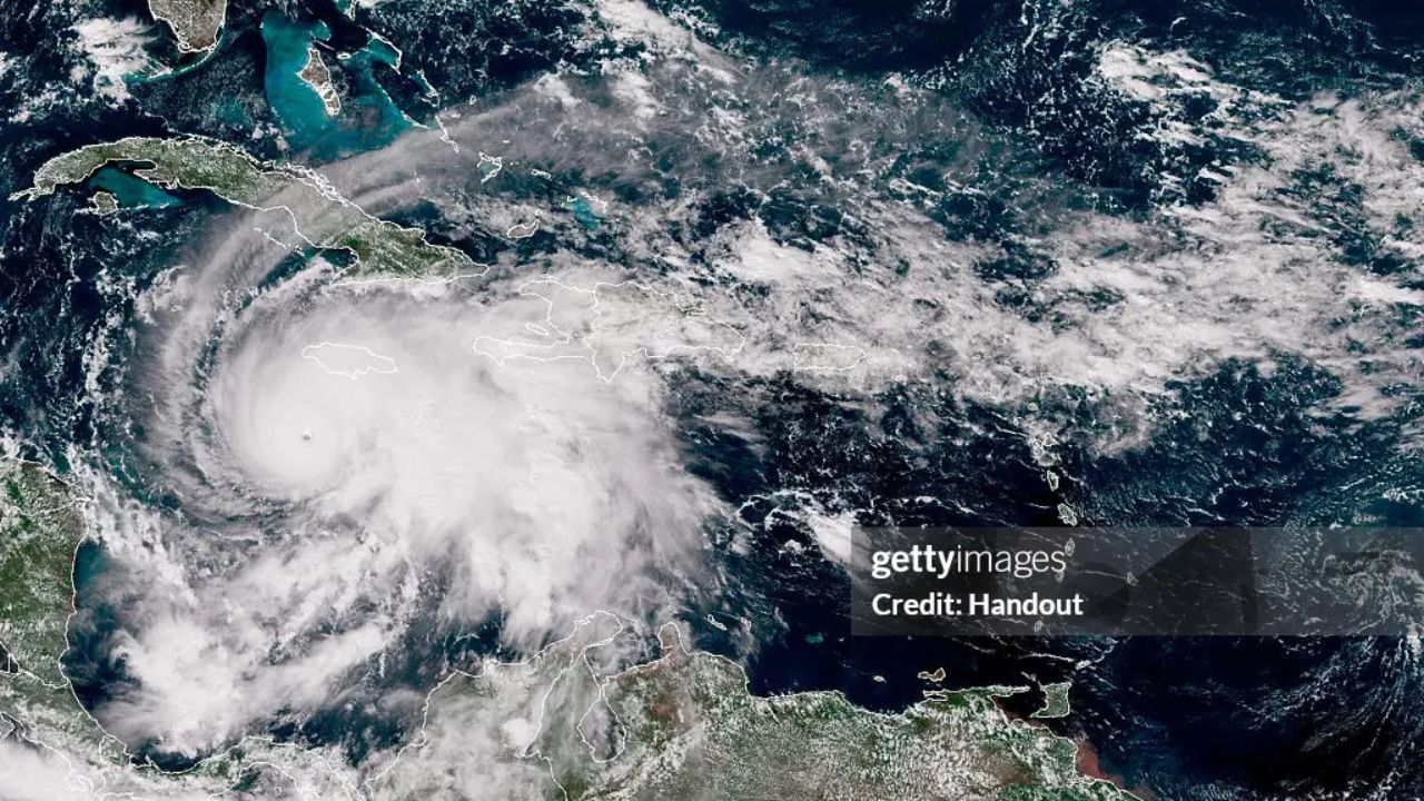 Furacão Melissa chega à Jamaica e ameaça mais de 1,5 milhão de pessoas