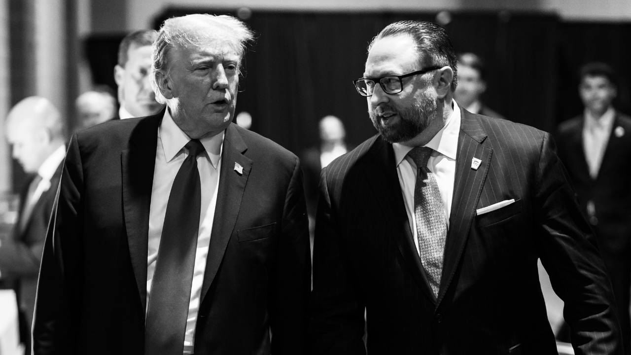 Jason Miller e Donald Trump | Reprodução/X/@jasonmiller