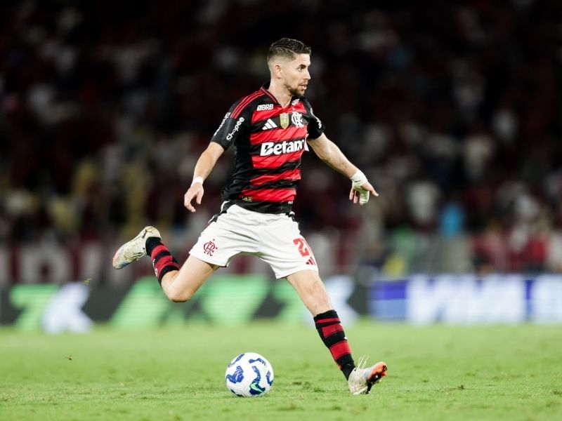 Flamengo empata com Cruzeiro no Maracanã, e Jorginho aponta falhas na tomada de decisão