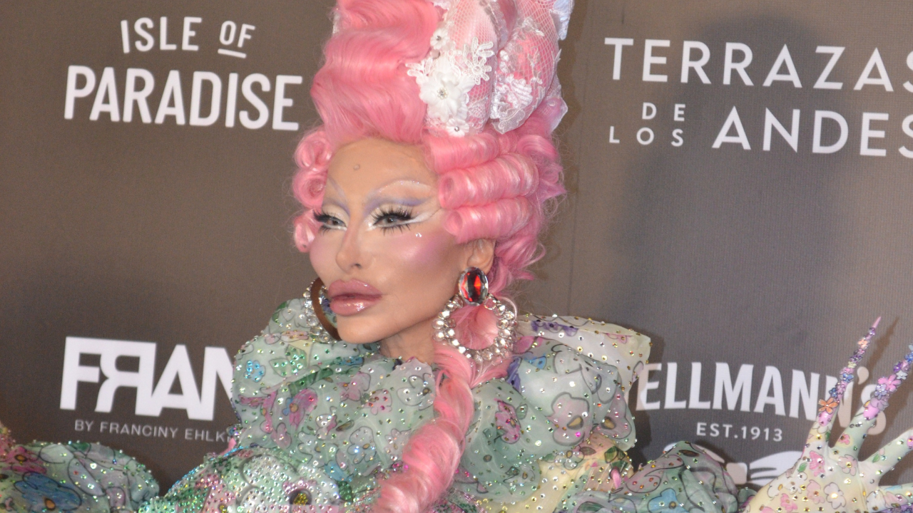 “Máquina do Tempo” inspira looks para o Baile de Halloween da Sephora 2025