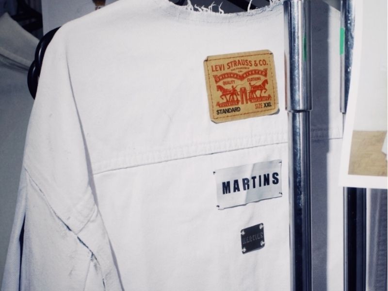 Tom Martins surpreende no SPFW com desfile silencioso