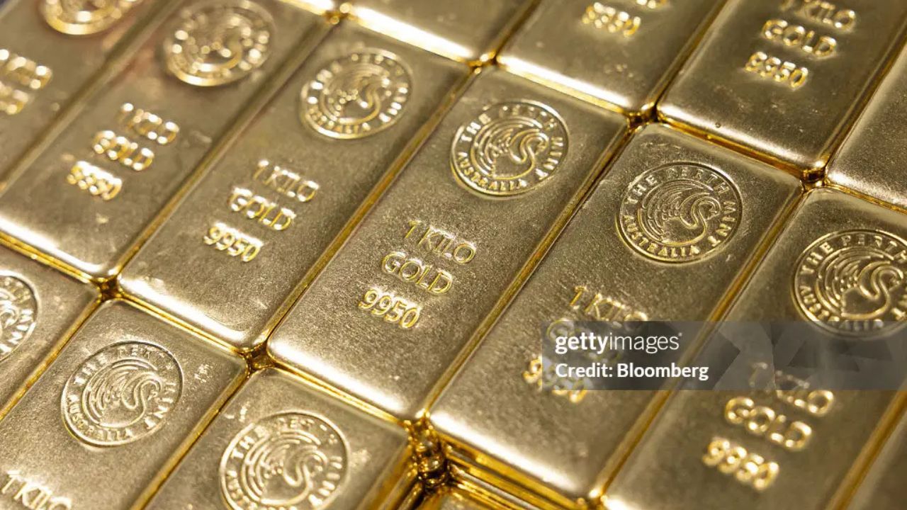 Ouro atinge novo recorde com tensão global e corte de juros à vista