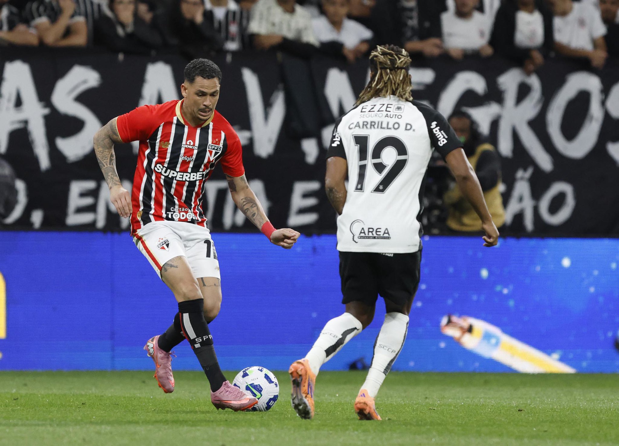 São Paulo ajusta elenco e define perfil de reforços de olho na Libertadores de 2026 São Paulo ajusta elenco e define perfil de reforços de olho na Libertadores de 2026
