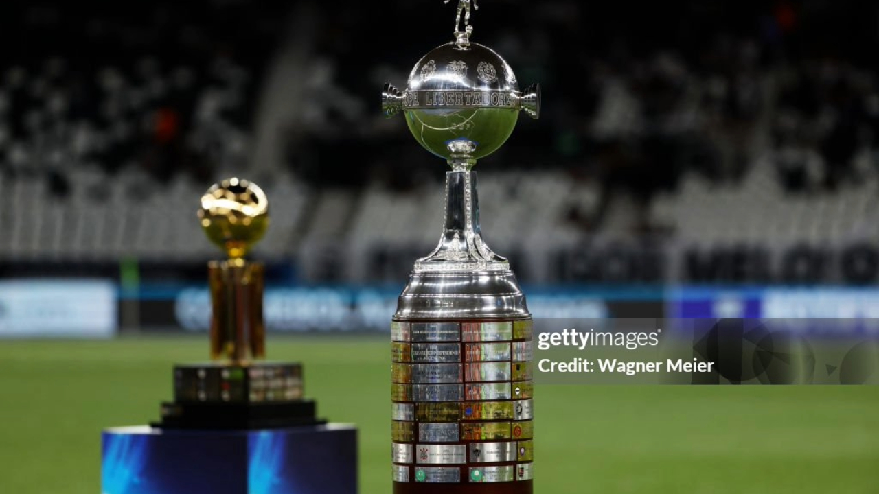 Taça da Copa Libertadores da América | Reprodução/Wagner Meier/Getty Images Embed