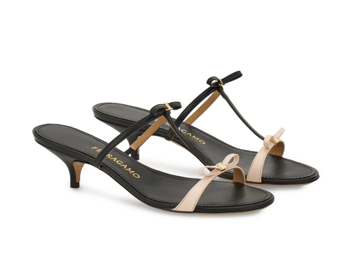 Sandália Bow com salto kitten da Ferragamo 