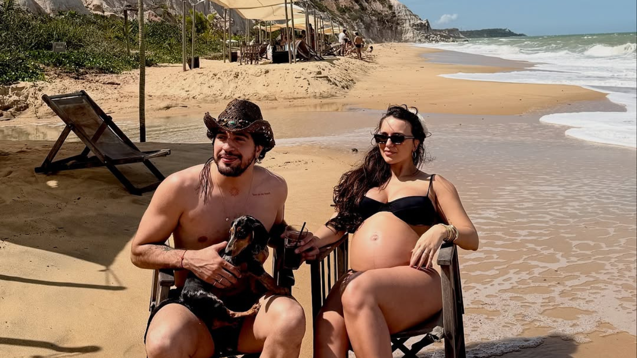 Grávida de oito meses, Rafa Kalimann exibe a barriga durante viagem a Trancoso