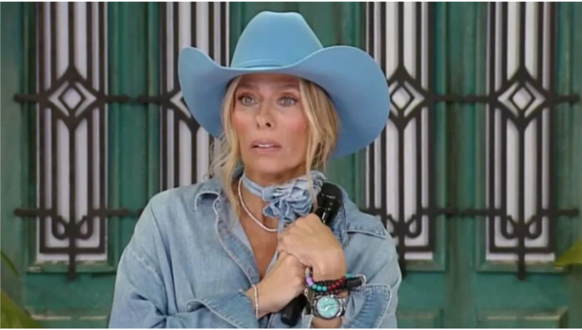 A Fazenda 17: Carol, Saory e Rayane esquentam os ânimos