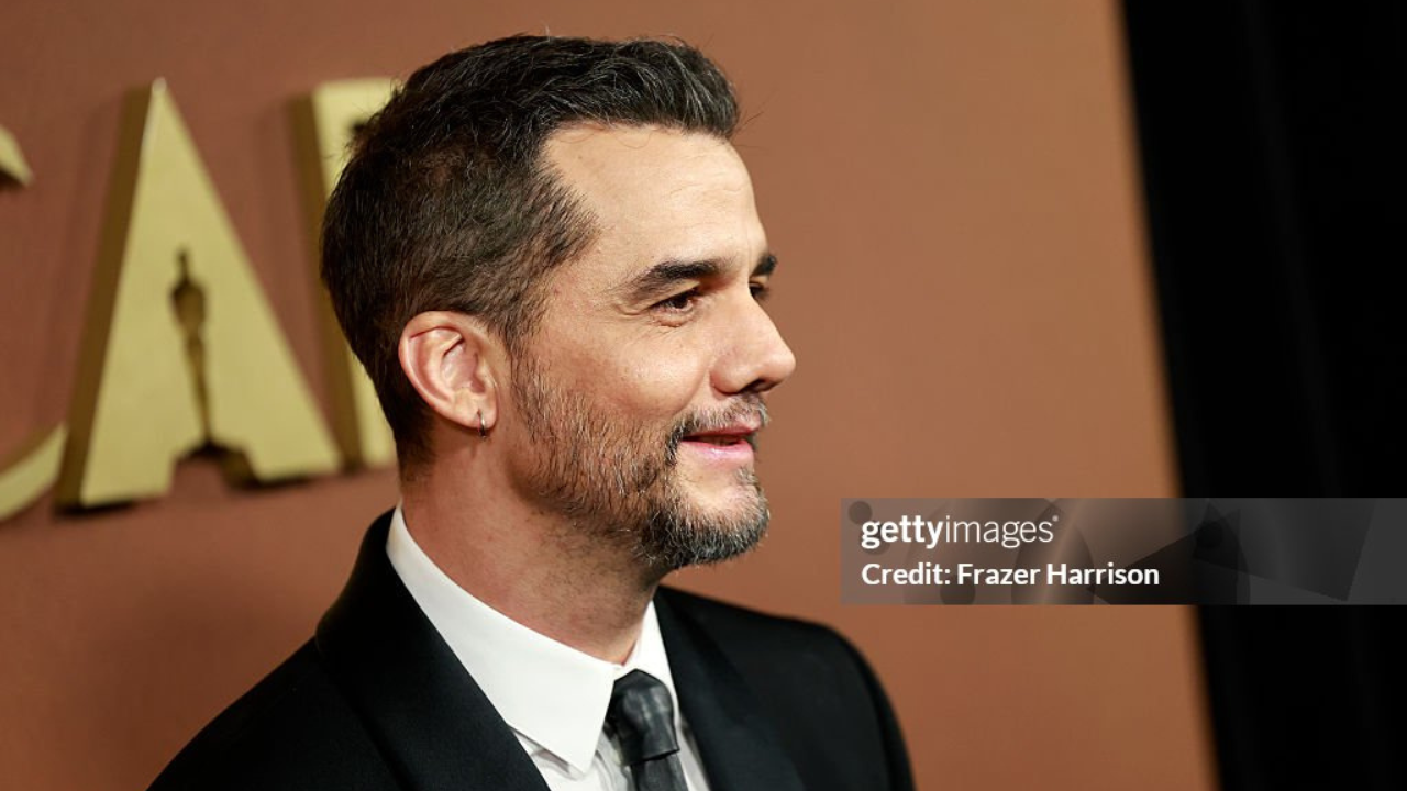 Wagner Moura na 16ª Governors Awards │ Reprodução/Frazer Harrison/WireImage/Getty Images Embed