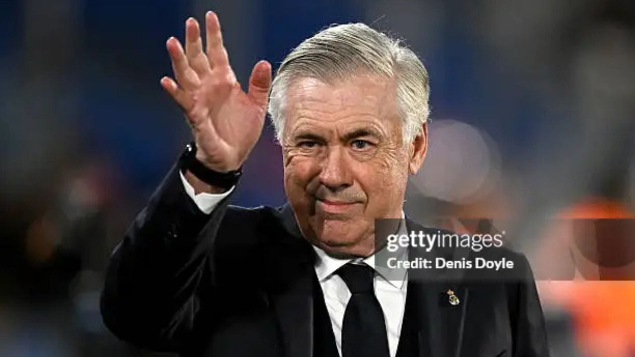 Ancelotti tem conversa com Vini Jr durante o treino