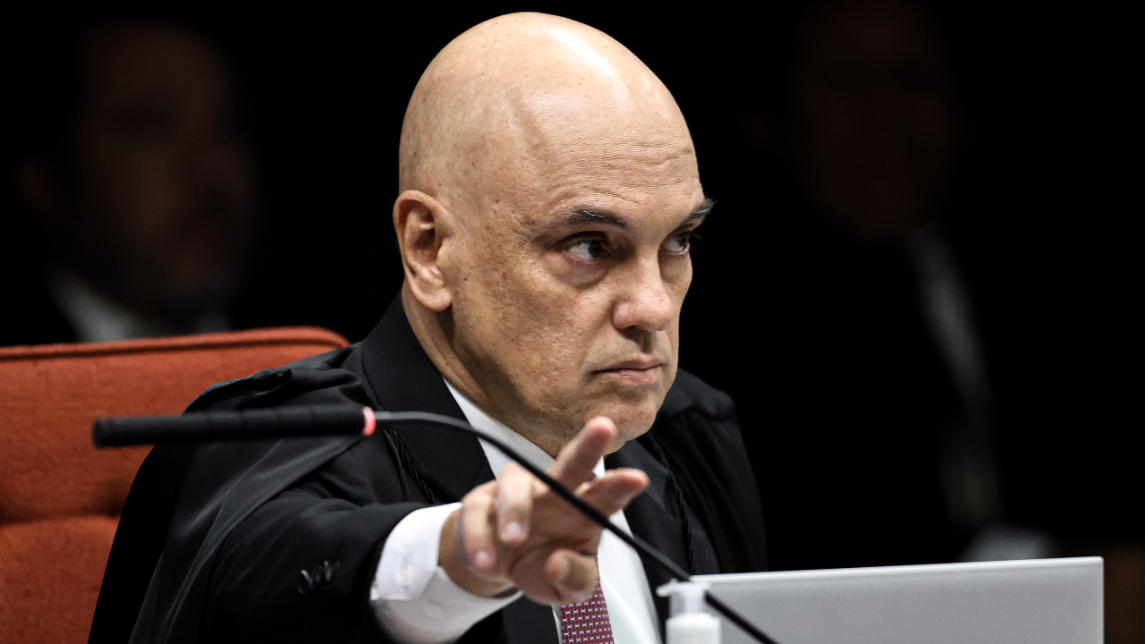 Moraes cobra explicações de Castro sobre operação no Rio de Janeiro