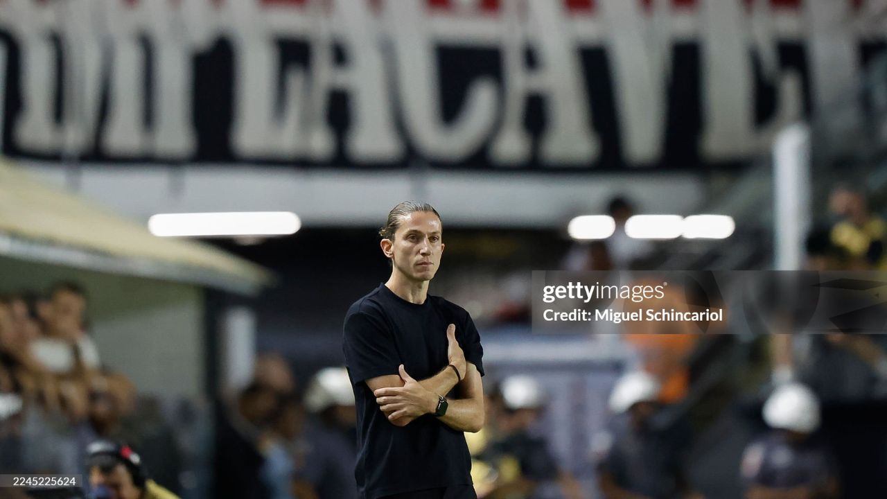 Filipe Luís reage com firmeza à expulsão de Gonzalo Plata e mostra liderança à beira do campo